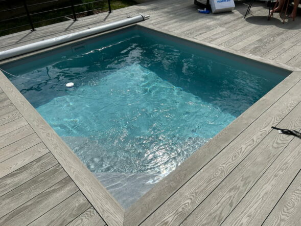 Mini-piscine carrée