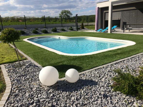 Piscine Waterair dans un jardin