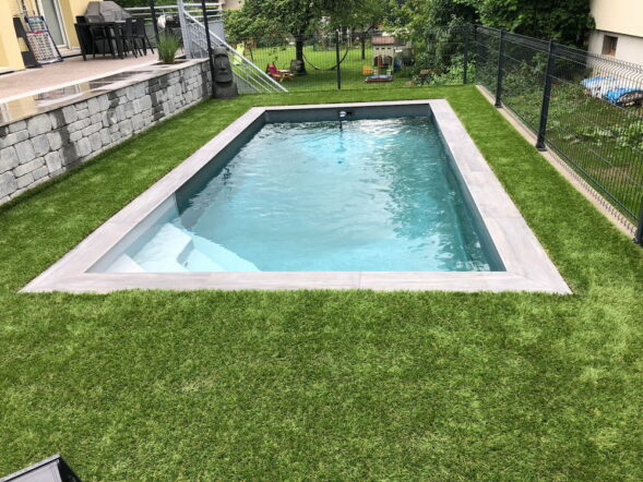 Piscine Waterair et gazon synthétique