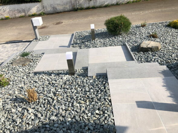 Escalier en dalle céramique et marche-bloc granit à Hochstatt