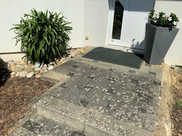 Zoom sur un escalier vétuste à Hochstatt