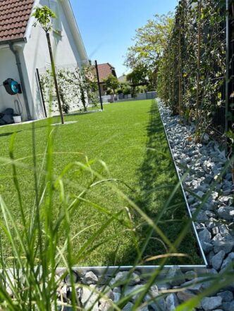 Pose d'un jardin synthétique à Kingersheim